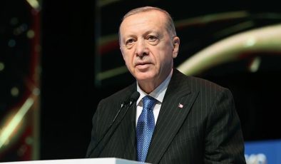 Cumhurbaşkanı Erdoğan, Azerbaycanlı şehit askerlerin aileleriyle görüştü