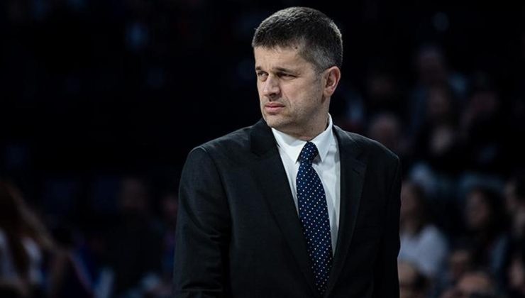 Anadolu Efes'te Tomislav Mijatovic oyuncularını kutladı