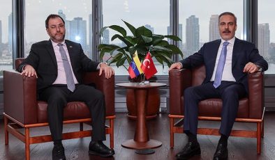 Bakan Fidan, Venezuela Dışişleri Bakanı Gil ile bir araya geldi