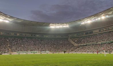 Bursaspor, 3’üncü Lig seyirci rekorunu kırdı