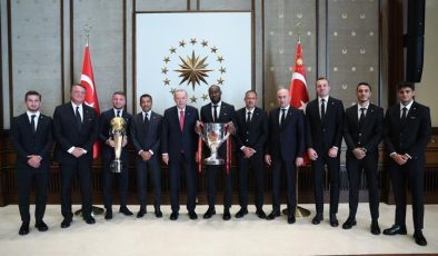 Cumhurbaşkanı Erdoğan, Beşiktaş Jimnastik Kulübü heyetini kabul etti!