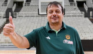 Ergin Ataman’dan Fenerbahçelileri kızdıracak bir hareket! Galatasaraylı taraftarlar alkışladı