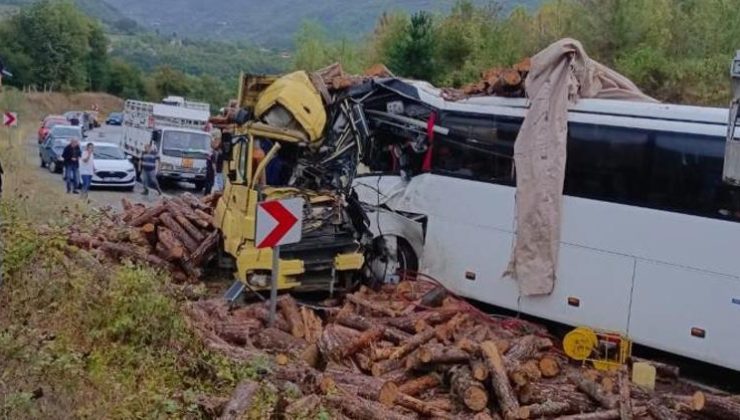 Kamyon ile yolcu otobüsü çarpıştı: 2 ölü, 21 yaralı