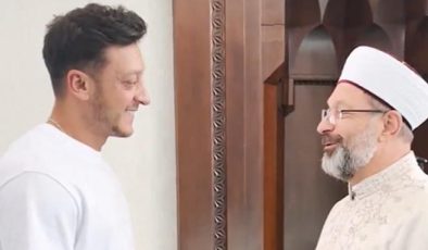 Mesut Özil, Diyanet İşleri Başkanı Erbaş ile bir araya geldi