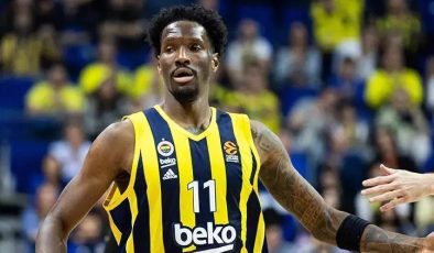 Nigel Hayes-Davis’ten ‘sözde soykırım’ paylaşımı sonrası açıklama geldi