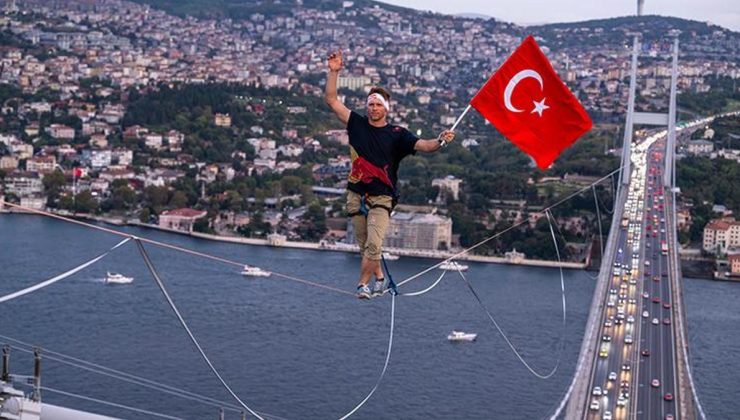 Red Bull Sporcusu Jaan Roose İstanbul Boğazı’nda Tarih Yazdı!