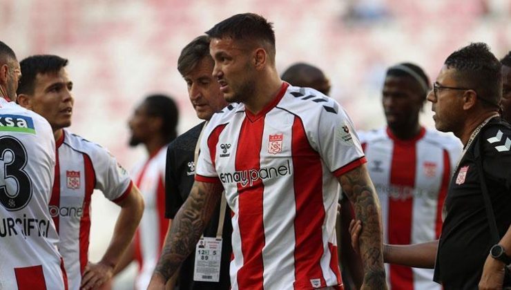 Rey Manaj’dan Sivasspor’a kötü haber!