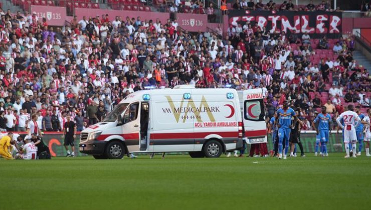 Samsunspor-Göztepe maçında korkutan sakatlık! Ambulansla hastaneye kaldırıldı