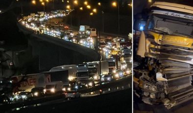 TEM Otoyolunda 3 TIR çarpıştı: İstanbul istikametinde 10 kilometrelik kuyruk oluştu