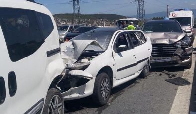 Toz taşınımı zincirleme kazaya neden oldu: 6 yaralı