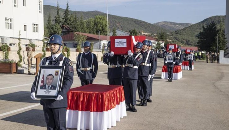 Tunceli’de şehit olan askerler için tören düzenlendi