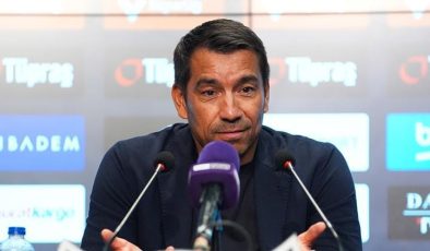 Van Bronckhorst’tan Galatasaray ve Fenerbahçe sözleri: Türk futbolu için bir kayıp oldu