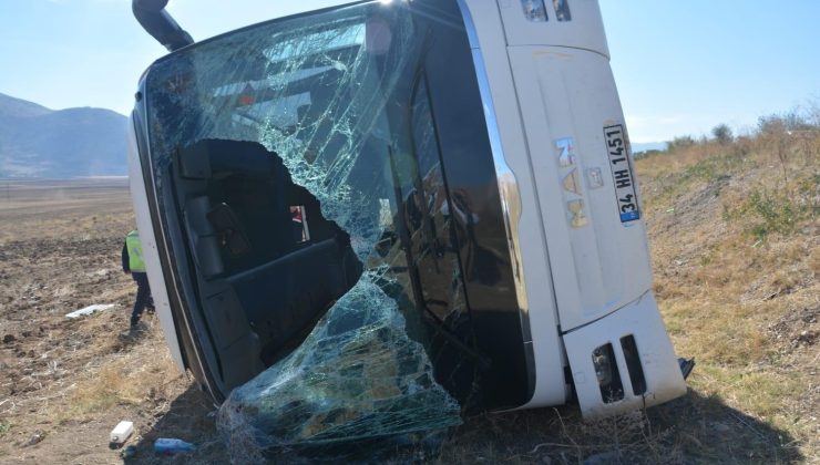 Afyonkarahisar’da trafik kazasında yaralanan Japon turist hayatını kaybetti