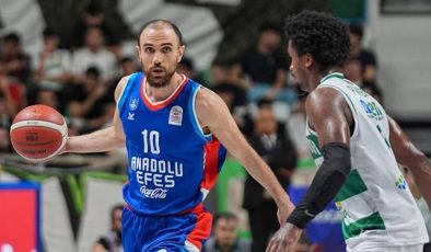 Anadolu Efes deplasmanda kazandı