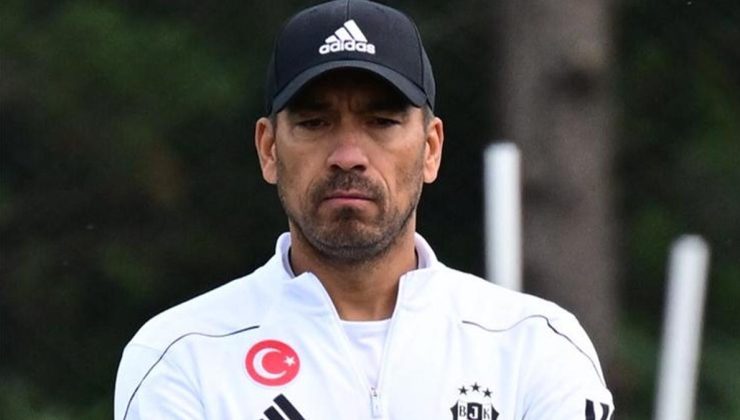 Beşiktaş Teknik Direktörü Giovanni van Bronckhorst'tan Frankfurt maçı öncesi Semih Kılıçsoy sözleri 'O neden oynamadığını çok iyi biliyor'