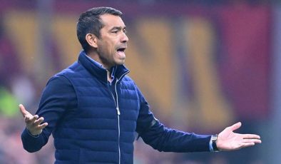 Bronckhorst’tan hakem tepkisi: Ceza almak istemiyorum ama Galatasaray nasıl 9 kişi kalmadı