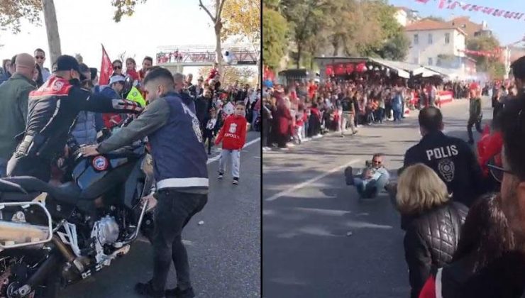 Cumhuriyet kutlamalarında kaza! Motosikletli polis, 2 polise çarptı