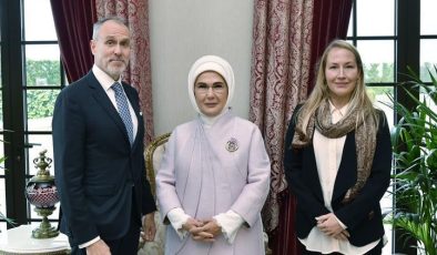 Emine Erdoğan, CMI – Martti Ahtisaari Barış Vakfı İcra Kurulu Başkanı ile görüştü