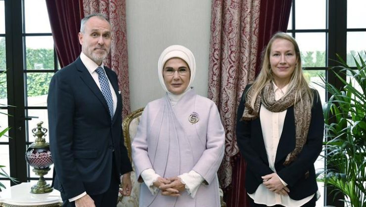 Emine Erdoğan, CMI – Martti Ahtisaari Barış Vakfı İcra Kurulu Başkanı ile görüştü