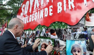 Erdoğan, ‘Soykırımın Gölgesinde Geçen Bir Yıl’ sergisini gezdi