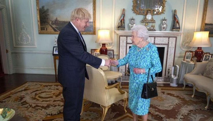 Eski İngiltere Başbakanı Boris Johnson’dan Kraliçe II. Elizabeth iddiası