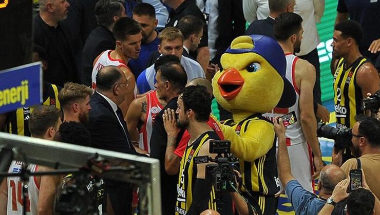 Fenerbahçe Beko-Olympiakos maçının ardından ortalık karıştı! İki koç arasında sinirler gerildi