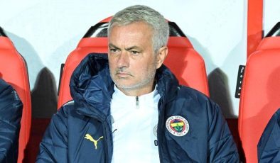 Fenerbahçe’de Mourinho’dan Sofyan Amrabat’a övgü