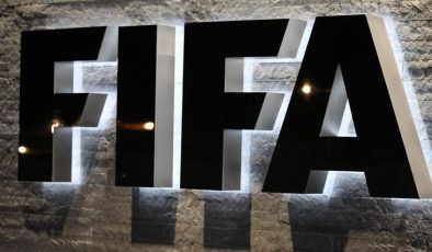 FIFA, İsrail’in futboldan men edilmesine yönelik başvuruyu yine erteledi