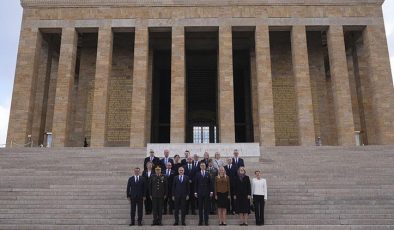 Finlandiya Cumhurbaşkanı Stubb Türkiye’de: Anıtkabir’i ziyaret etti