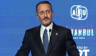 İletişim Başkanı Fahrettin Altun: Rusya-Ukrayna savaşında, iki tarafla da görüşebilen tek ülke Türkiye