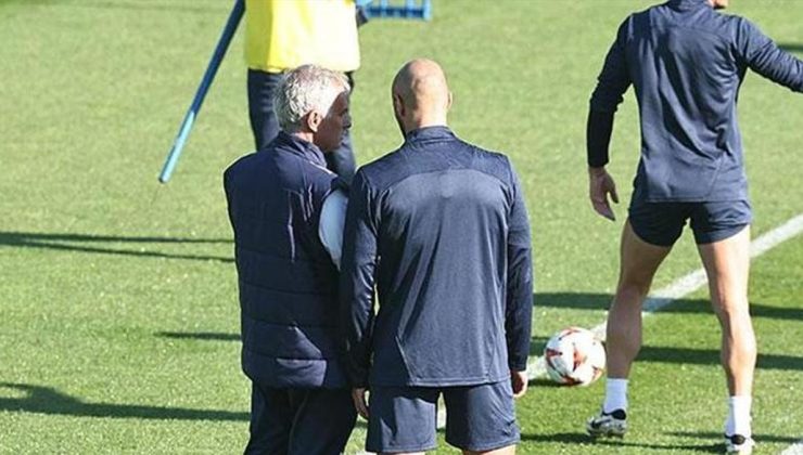 Jose Mourinho, Manchester United maçı öncesi Amrabat ile özel görüştü