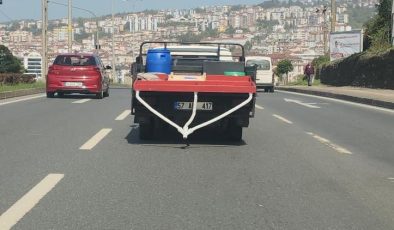 Kamyonetin arkasındaki tesisat görenleri şaşkına çevirdi