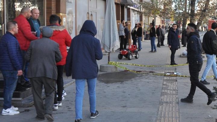 Kars’ta dehşet! Düğün salonuna ateş açıldı… 6 yaşındaki çocuk hayatını kaybetti