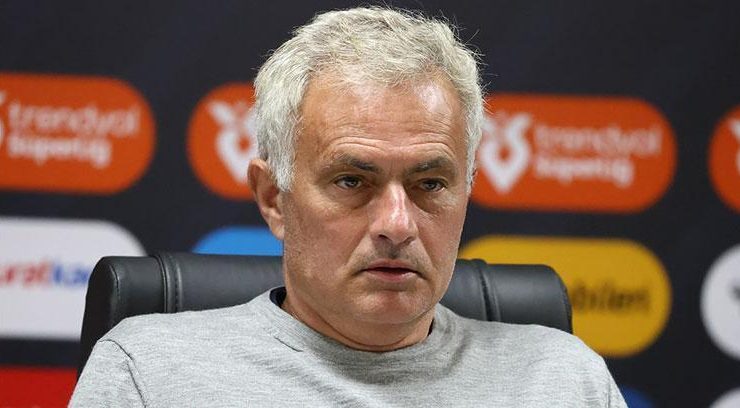 Mourinho’dan basın toplantısında olay açıklama: ‘Sol bek için uzmanlardan tavsiye alırım | Jayden Oosterwolde bence sezonu kapattı’