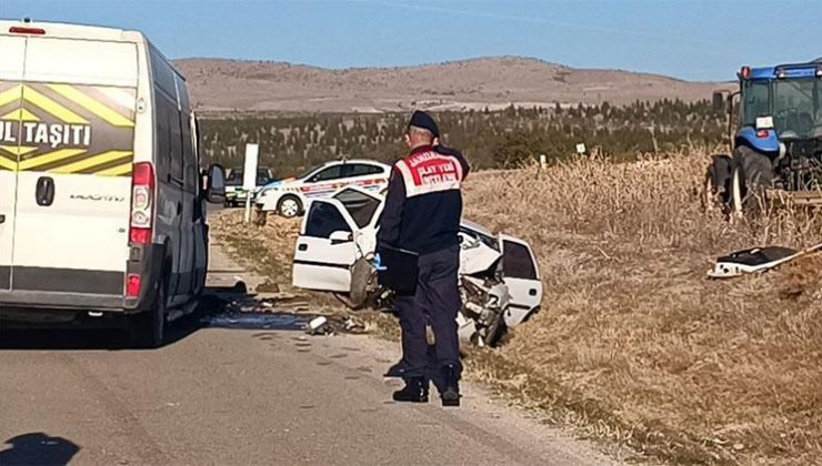 Okul servisi ile otomobil çarpıştı: 3 kişi hayatını kaybetti