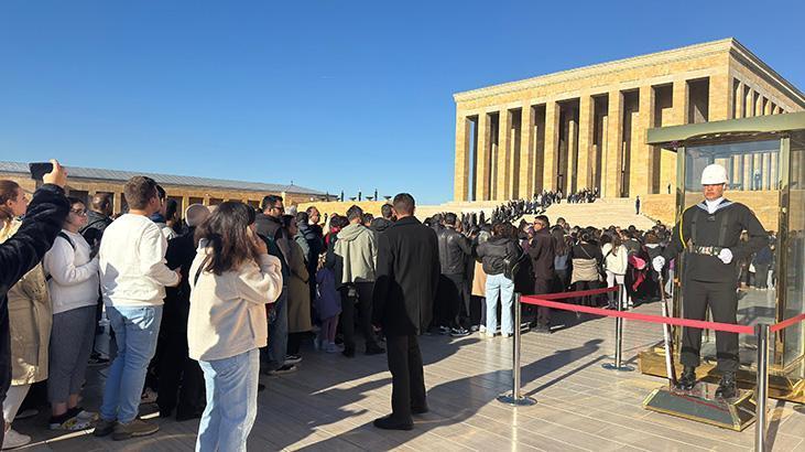 10 Kasım öncesi Anıtkabir’de ziyaretçi yoğunluğu