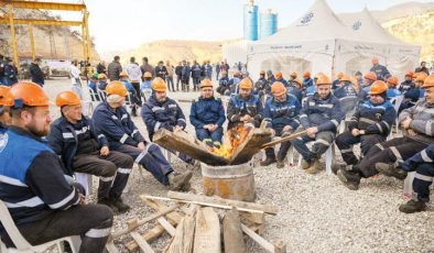 500 madenci kendilerini madene kapattı