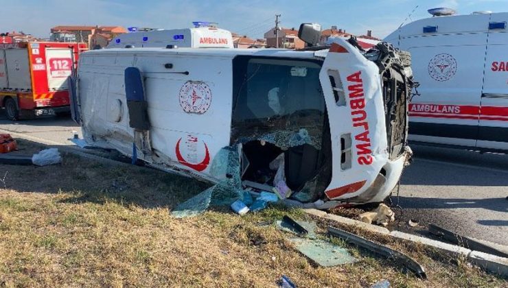 Ambulans kaza yaptı! Çok sayıda yaralı var