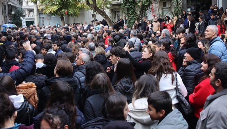 Atatürk’e sevgi seli: Türkiye dışında en kalabalık anmanın olduğu yer… Ziyaretçi akınına uğradı!