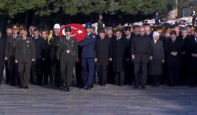 Atatürk’ü saygıyla anıyoruz… Cumhurbaşkanı Erdoğan’ın başkanlığındaki devlet erkanı Anıtkabir’de