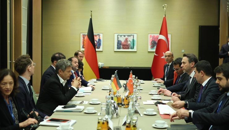 Bakan Bayraktar, Berlin’de 6’ncı Türk- Alman Enerji Forumu’na katıldı