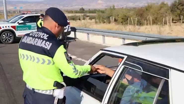 Bakan Yerlikaya’dan trafik denetimleri mesajı: 527 bin 484 araca/sürücüye işlem yapıldı