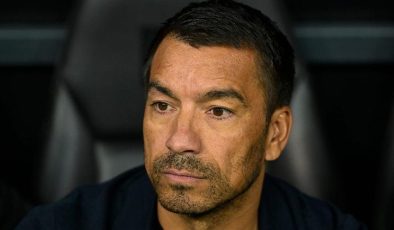 Beşiktaş’ta Giovanni van Bronckhorst konuşuyor