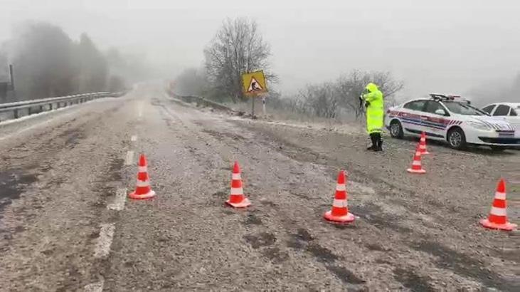 Bursa’da kar yağışı hayatı felç etti: İlçe yolları kapandı