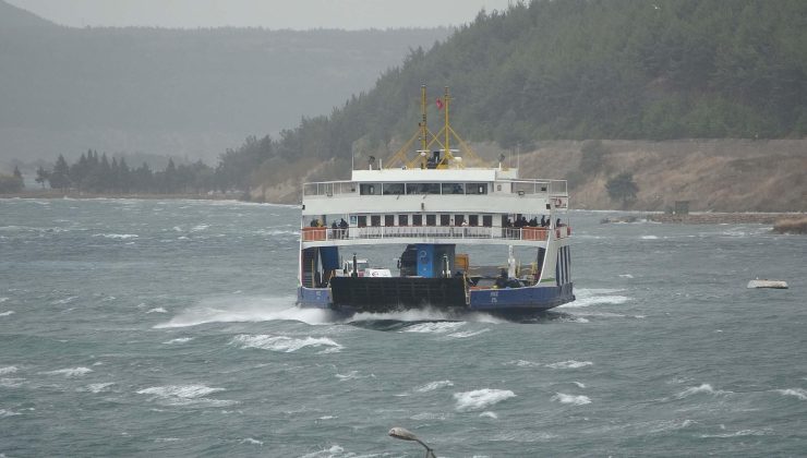 Çanakkale’de feribot seferleri iptal edildi