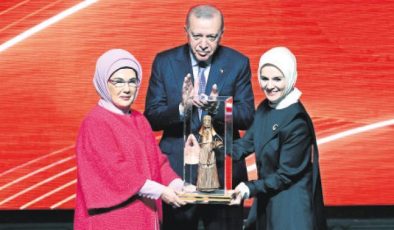 Cumhurbaşkanı Erdoğan’dan “İstanbul Sözleşmesi” eleştirilerine yanıt: ‘Sözleşme değil, kanunlar yaşatır’