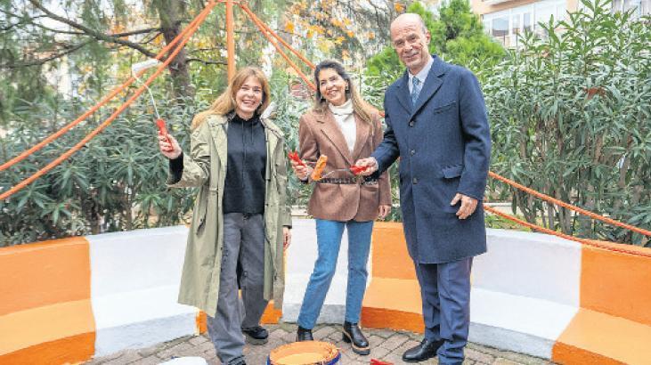 ‘Hayata 1 Renk Neşe’ hareketi