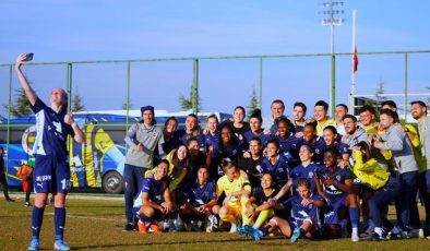 Fenerbahçe’nin gururu kadın futbolcular!