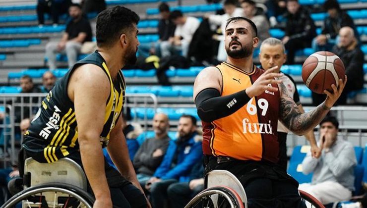 Galatasaray, derbide Fenerbahçe'yi 83-79 devirdi