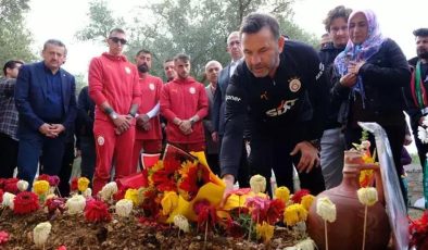 Galatasaray kafilesi maça giderken hayatını kaybeden Yiğit Kurt'u unutmadı